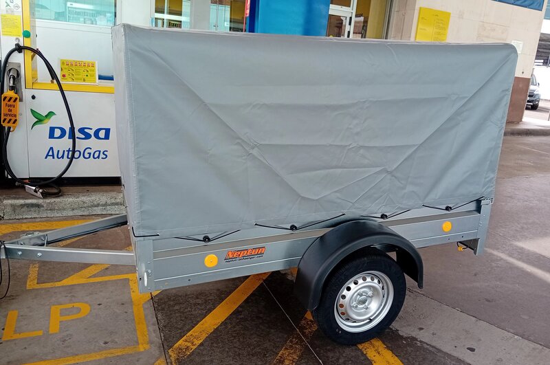 Remorca Neptun 750 kg.